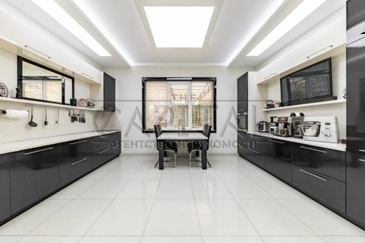 Оренда / Будинок / Сунична , Нивки, Київ, 221м2 - фото 1