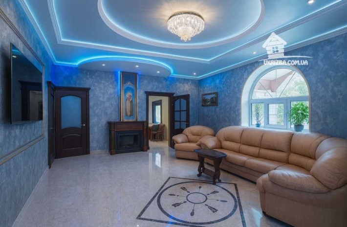 Київ. Будинок 280 кв. 1 км від Великої кільцевой. Оренда на 1-4 місяці - фото 1