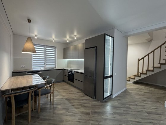 Здам будинок в с. Рованці біля ТЦ Баобаб Рованцы