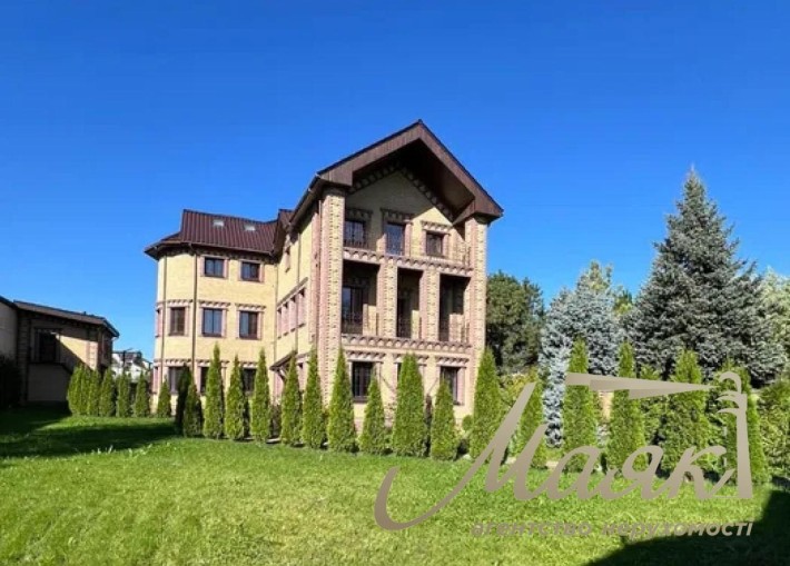 Аренда трёхэтажного дома в коттеджном городке можна под офис Козин. - фото 1