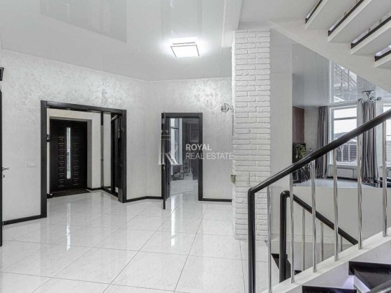 Оренда Будинок 5кім. 560м2 с. Горбовичі Газ Закрита Територія Горбовичи