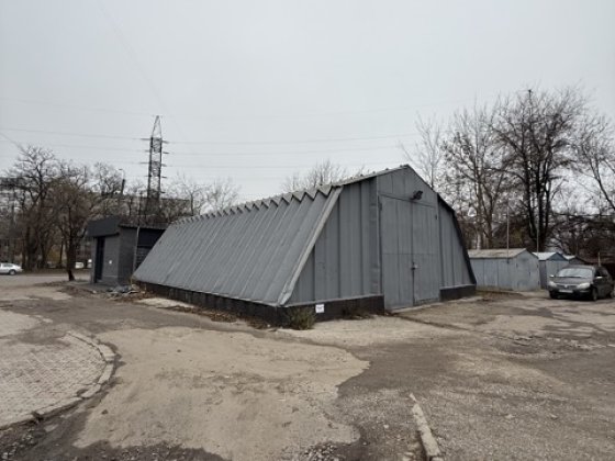 Задається в оренду ангар на червоній лінії, пр. Богдана Хмельницького 138, Б Дніпро