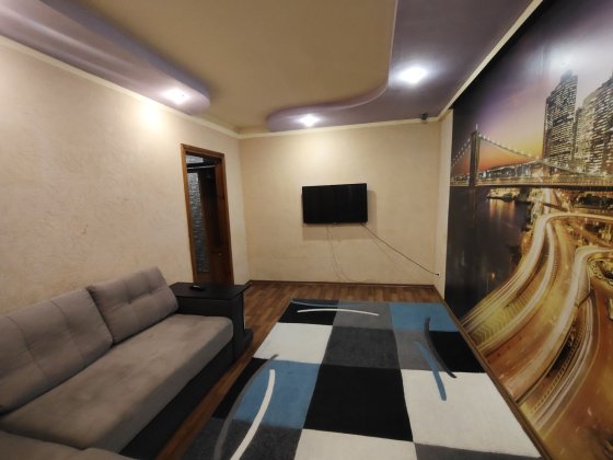 Сдается 2х кімнатна с газовим  автономним опаленямм Каменское