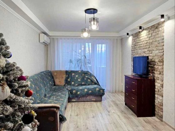 Сдам в аренду 4х комнатную квартиру Каменское