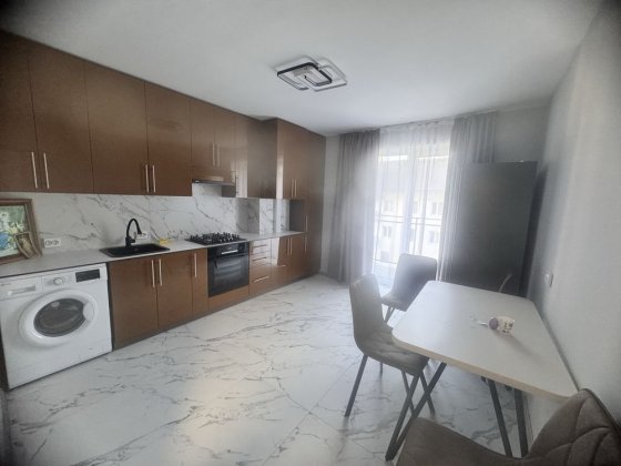 Здається оренда сучасноі 1 к кв у центрі Долини Долина