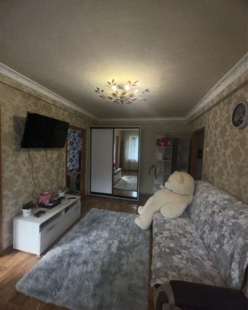 Сдам 2х комнатную  квартиру - фото 1