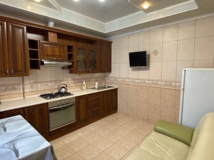 Здам простору 1-кімнатну квартиру на тривалий термін - фото 1