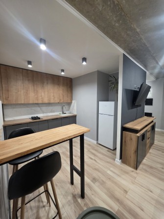 Оренда одно кімнатної студії в Коломиї на першому поверсі. - фото 1