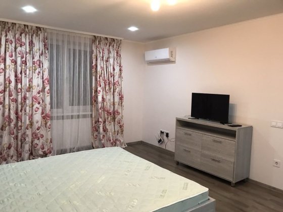 Оренда однокімнатної квартири з кухнею-студією на Герца! Мукачево