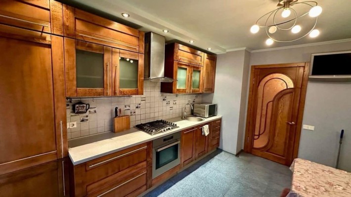 Оренда 4-кімнатної квартири - фото 1