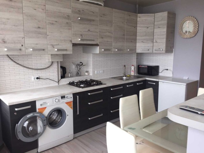 Однокімнатна квартира  вул.Роксолани.Комунальні включено.Є кондиціонер - фото 1