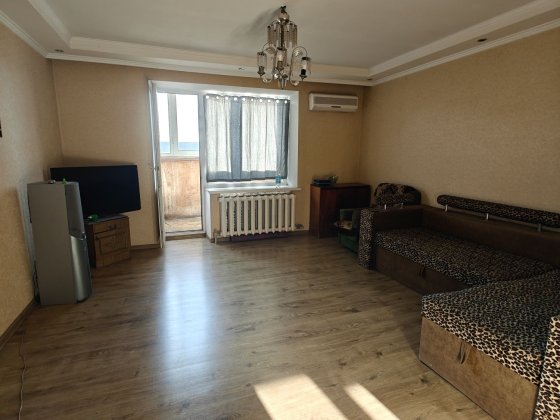 Сдам 4х комнатную квартиру м-н ЖД вокзал Слов'янськ