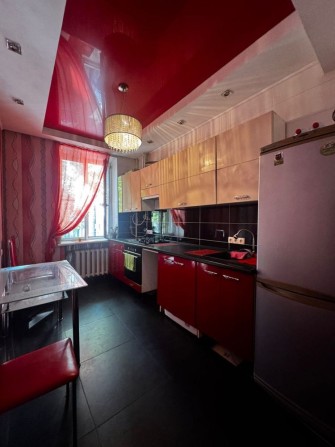 Аренда 2к/квартиры с ремонтом ,в самом Центре города !Этаж 2/3 - фото 1