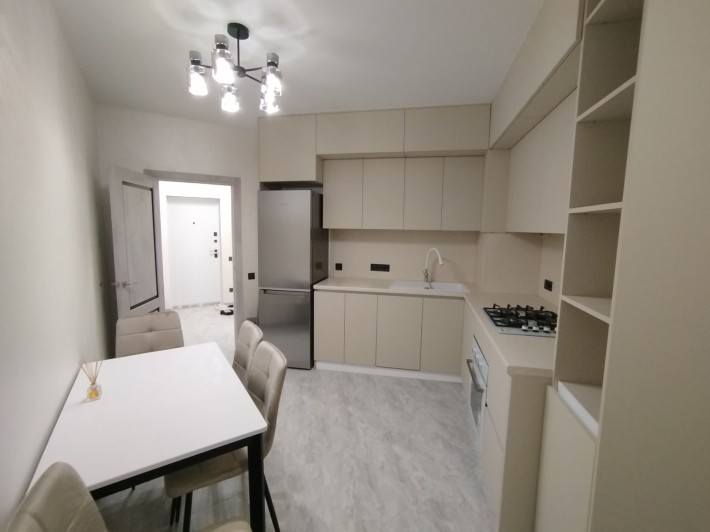 Оренда з 01.03. Просторої однокімнатної квартири 50м² Центр. Новобудов - фото 1