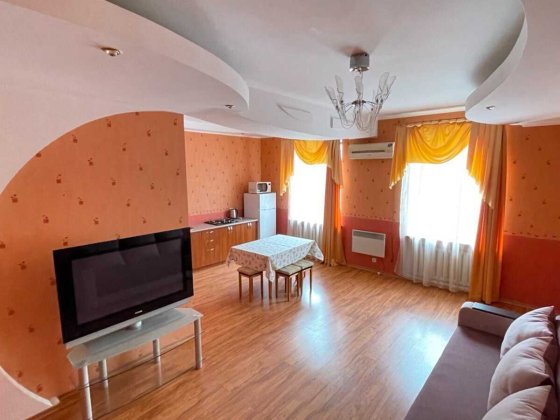 Сдаётся 2(3)-х комнатная в центре Славянска. До 6 человек. Слов'янськ