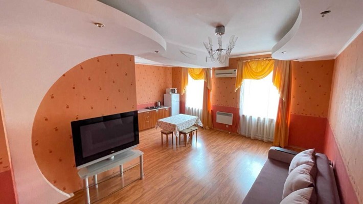 Сдаётся 2(3)-х комнатная в центре Славянска. До 6 человек. - фото 1