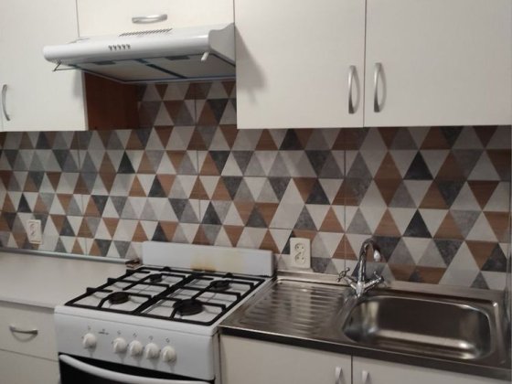 Здається 1 км квартира р-н 3 школи! Умань