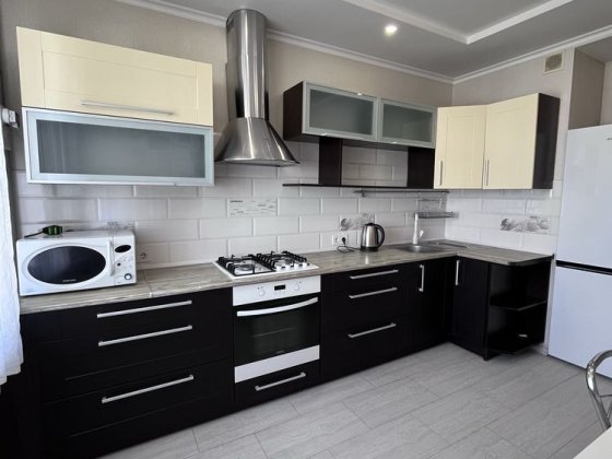 Квартира в хорошому районі, поруч озеро. Хмельницкий