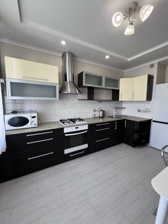 Квартира в хорошому районі, поруч озеро. - фото 1