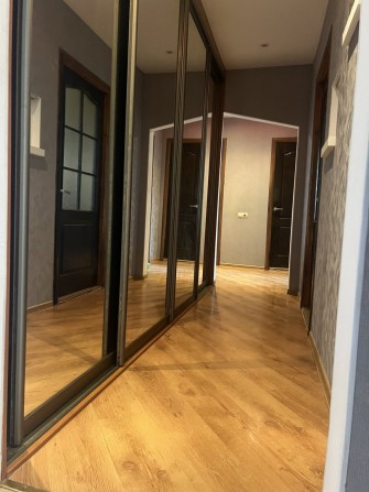 Трьох кімнатна. Можна з тваринкою . Раково - фото 1