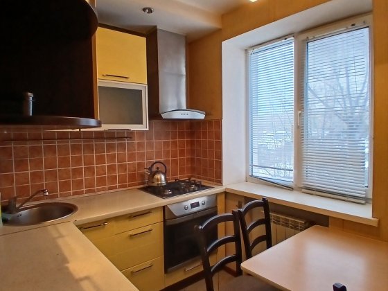 ЦЕНТР вул Лагунової здам симпатичну гарненьку 3 к квартиру ГАЗ  ВОДА Бровари