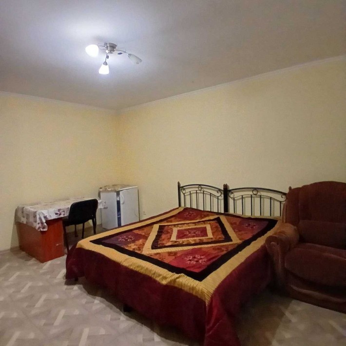 Здам акуратну затишну кімнату меблі техніка - фото 1