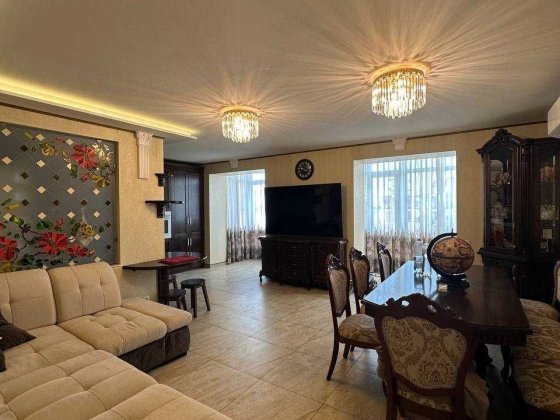 Здам в оренду 3к квартиру по вул Мельника 10 в центрі. Зручний поверх Ивано-Франковск