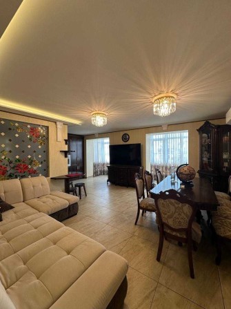 Здам в оренду 3к квартиру по вул Мельника 10 в центрі. Зручний поверх - фото 1