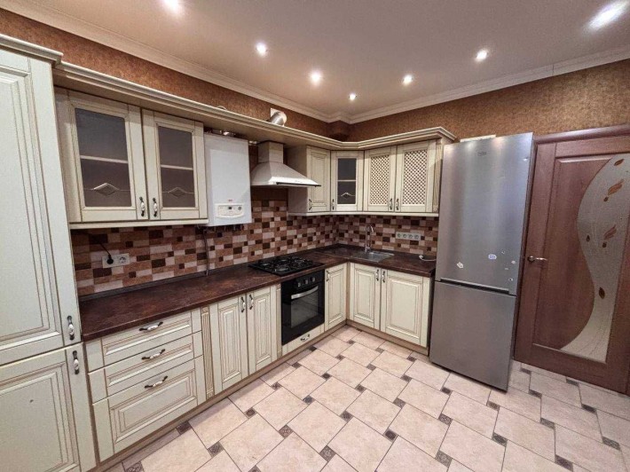 Оренда 2х кімнатної квартири біля парку Дубки - фото 1