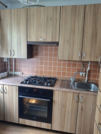 Здається в оренду охайна 2к.квартира р-н.Виставка - фото 1