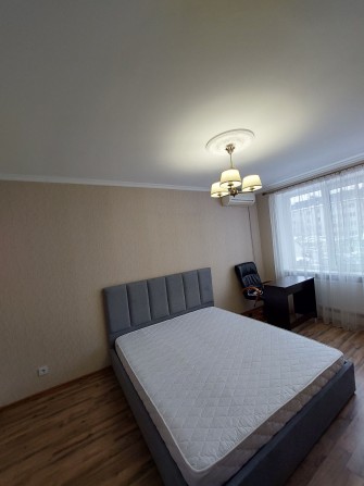 Здам ідеальну євро-2 к.кв. з меблями і технікой  по вул. Чехова, 4 - фото 1