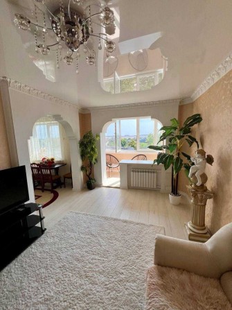 Здам світлу однокімнатну квартиру з авторським ремонтом - фото 1