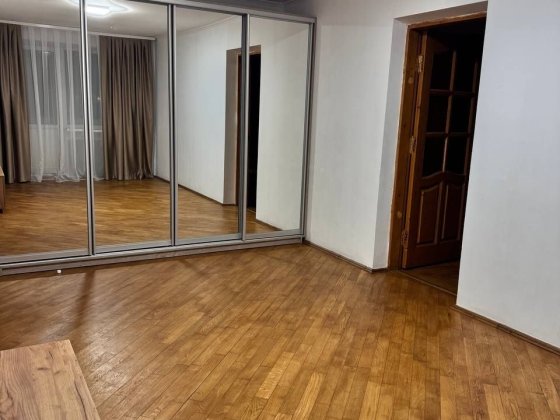 Здається в оренду 2 кім квартира в центрі по Коновальця Івано-Франківськ