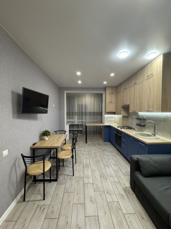 Велика євродвокімнатна квартира в центрі Ірпеня - фото 1