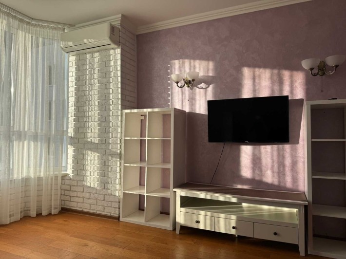 Оренда 1-кімнатної квартири в центрі міста. Новобудова. ВЛАСНИК - фото 1