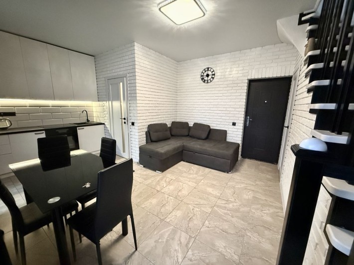 Оренда дворівневої квартири в самому центрі міста, вул.Лесі Українки - фото 1