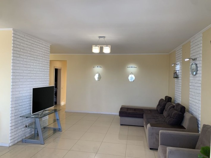 Квартира в центрі Луцьк 98кв. 550$ - фото 1