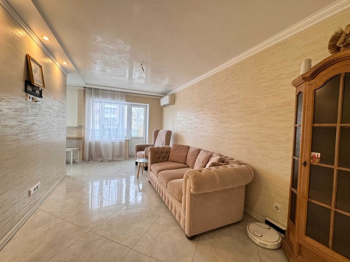 Оренда 3-к кв Набережна ,біля Галицької .А/О. Посудомийка. Ключі у нас - фото 1