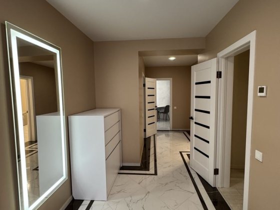 Оренда 2-х кімн з Гардеробною 22000 грн Газове Опалення, торг можливий Луцк