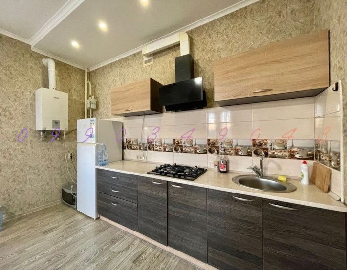 Центр! Простора двокімнатна квартира в новобудові! - фото 1