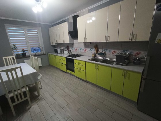 Здам трехкімнатну квартиру . Луцк