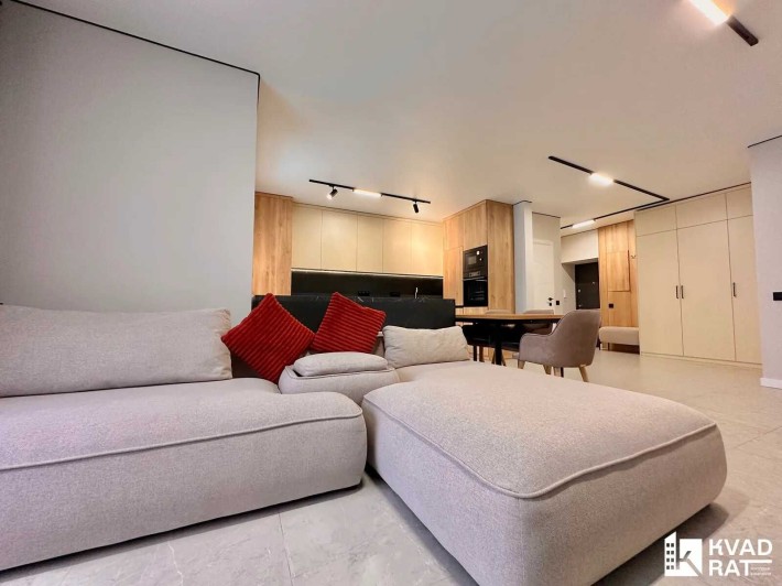 Перша здача! 2 кім квартира з кухнею-студією біля озера - фото 1