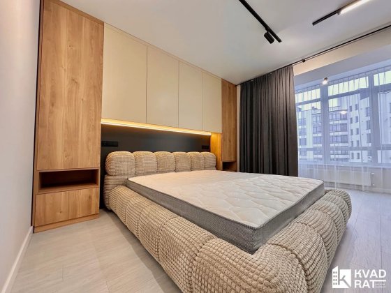 Оренда великої 2-кімнатної квартири і кухня студія Ивано-Франковск