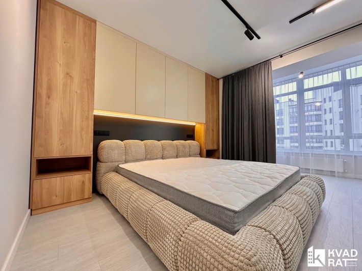 Оренда великої 2-кімнатної квартири і кухня студія - фото 1