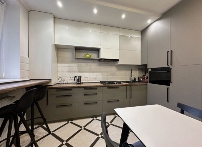 Оренда 2х кімнатної в центрі міста ,вул Хотинська - фото 1