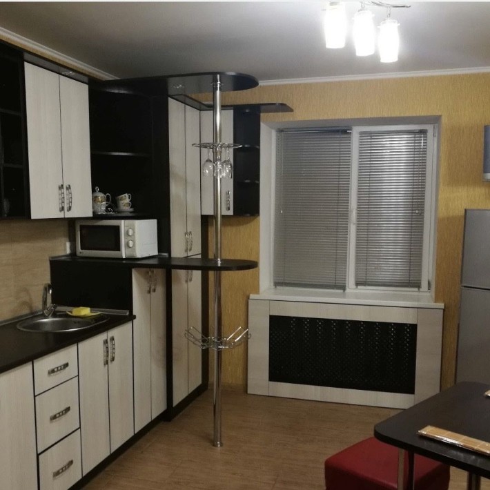 Поділ новобудова парковка у дворі - фото 1