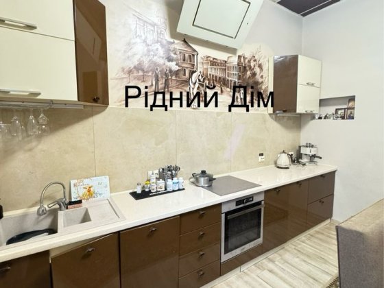 Довготривала оренда 3 кімнатної квартири в центрі, є сховище, сауна Ивано-Франковск