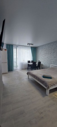 Здам ідеальну 1  кімнатну квартиру на довго  чи на місяць в центрі - фото 1