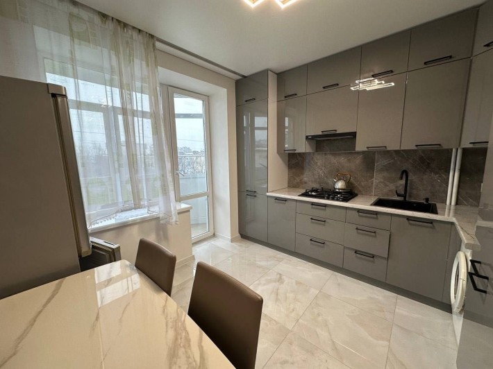 Оренда 2 км квартири в центрі міста неподалік озера - фото 1