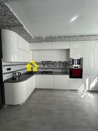 Оренда 2 кім квартири. Можна з Тваринками. - фото 1